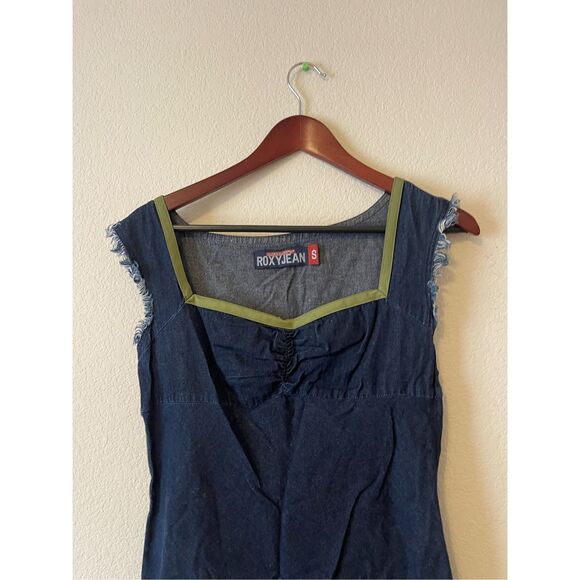 Y2k Roxy denim mini dress with raw hem details size small - Picture 5 of 6